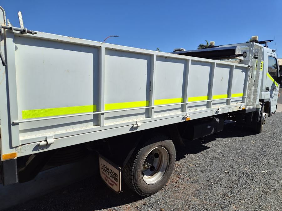 Side view of the steel tipper tray with fluoro reflective strips